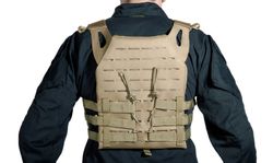 Chaleco Plate Carrier Corte Laser Tan V18 + 2 Placas de Protección Dummy